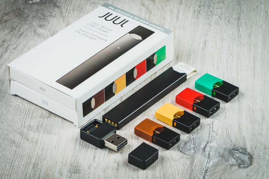 Juul Device Starter Kit with Virginia Tobacco, Creme Brulee, Fruit Medley and Cool Mint Flavors.