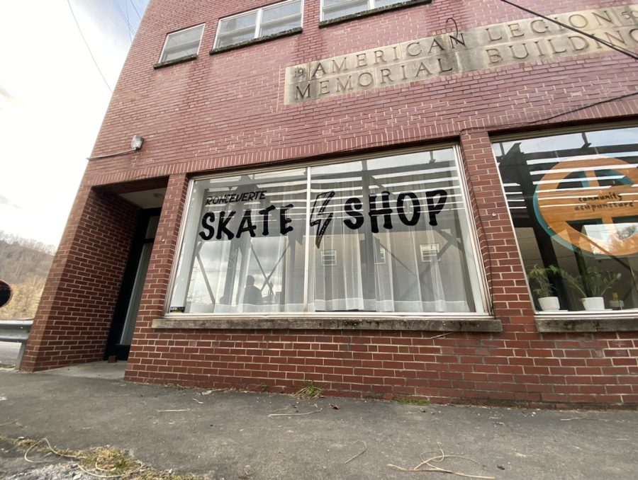 The+exterior+of+the+Ronceverte+Skate+Shop.